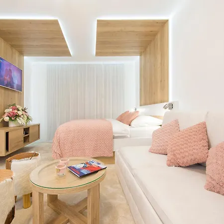 Sukromny 4 Hviezdickovy V Hrebienok Apartman